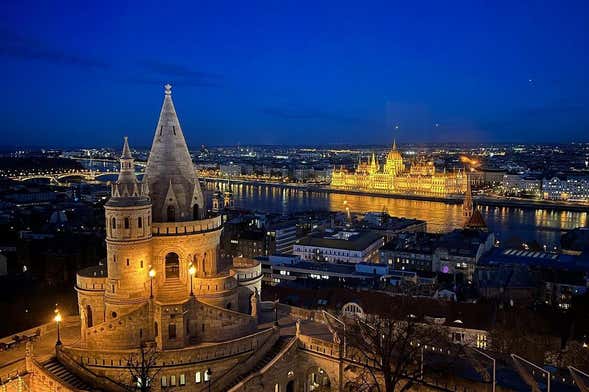 Free tour nocturno por el castillo de Buda