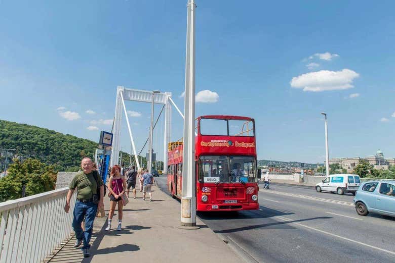 Una de las paradas del autobús turístico de Budapest 