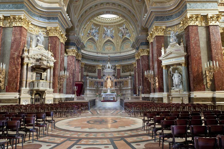 Interior de la iglesia