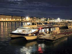 Uno de los barcos que recorren el Danubio