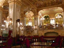 Cafetería de Budapest New York Palace