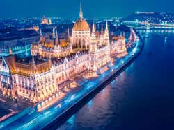 Parlamento de Budapest de noche