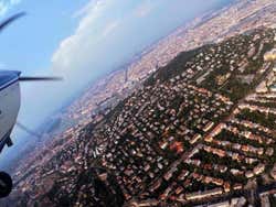 Sobrevolando Budapest en avioneta