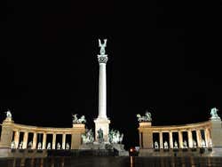 Plaza de los Heroes